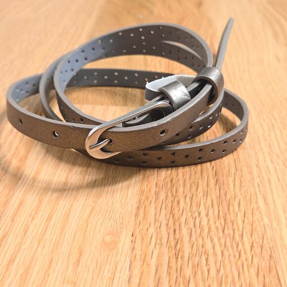 Silver Metallic Thin Die-cut women's Belt - Picture 1 of 5